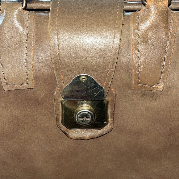 Genuine Cowhide doctors brief case vintage - Picture 2 of 15